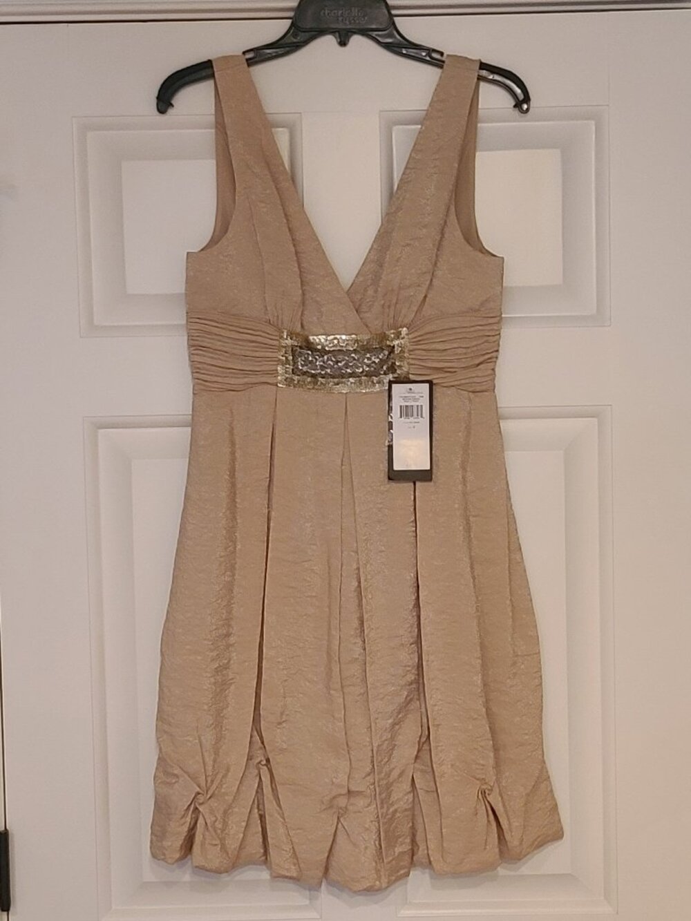 NWT BCBG Maxazria Women's Sz 4 Sleeveless Dress Gold Sparkly Rayon Knee Length